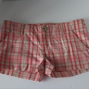 NWOT GUESS plaid shorts 28 waist (size 6)
